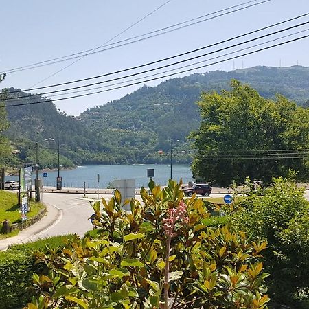 Sobreiro Apartamentos Rio Caldo Esterno foto